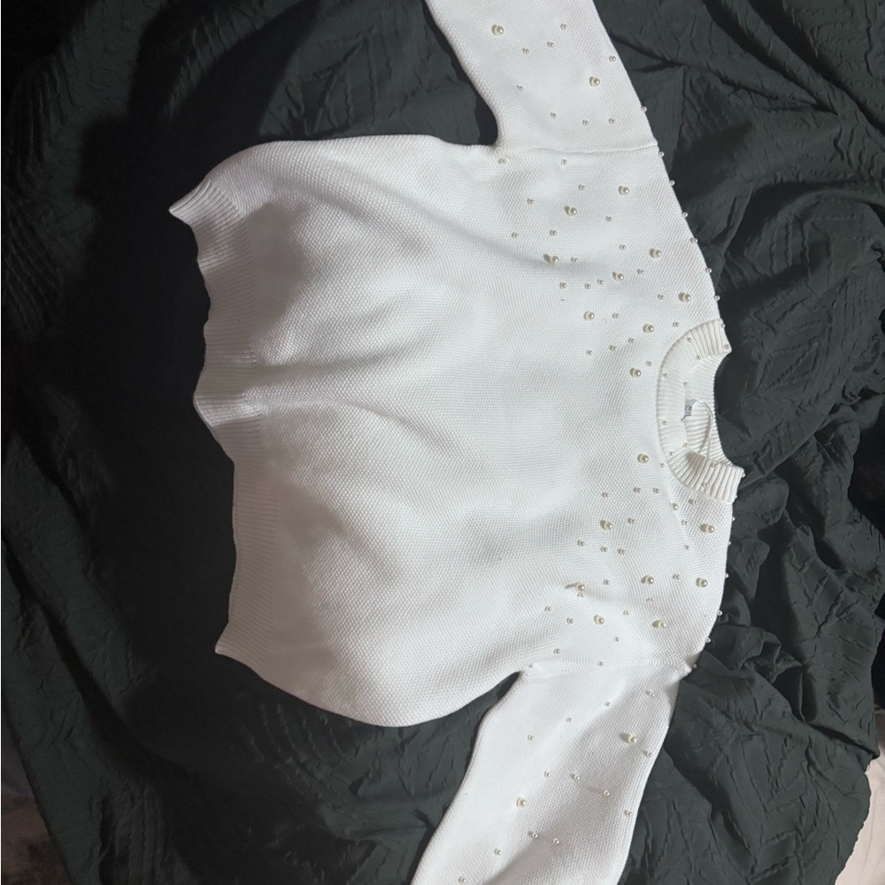 White Sweater with pearl accents brand new never worn
